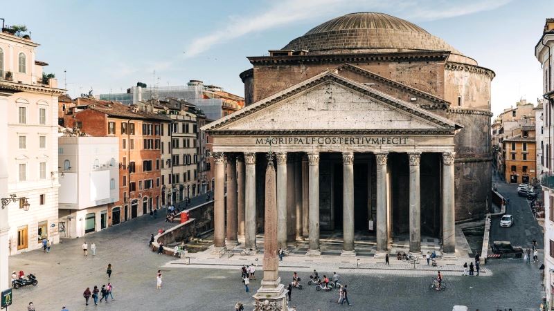 Pantheon bất biến, trải qua bao biến cố.