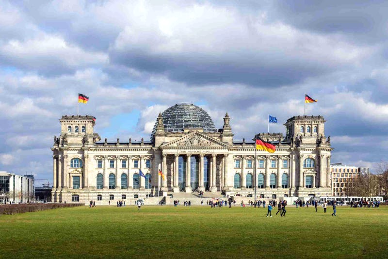 Reichstag, tòa nhà hơn 100 năm tuổi, là nhân chứng lịch sử thế giới.