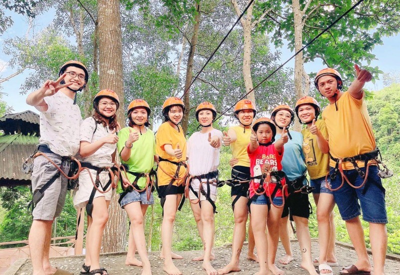 Zipline: Thử thách cho người gan dạ!