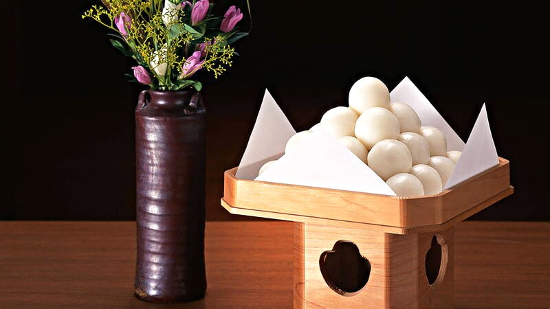 Tsukimi Dango, biểu tượng Lễ hội Trung thu, là 15 viên dango hình mặt trăng xếp thành kim tự tháp nhỏ.