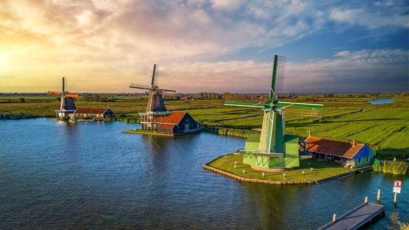 Hãy chiêm ngưỡng cối xay gió Zaanse Schans - một trải nghiệm không thể bỏ lỡ!