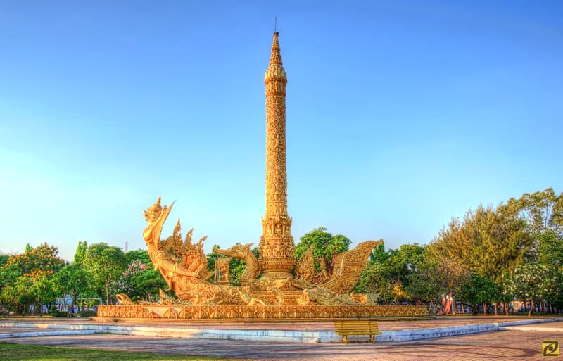 Khám phá vòng quanh Công viên Thung Si Muang, hiểu thêm về văn hóa và con người Ubon Ratchathani.