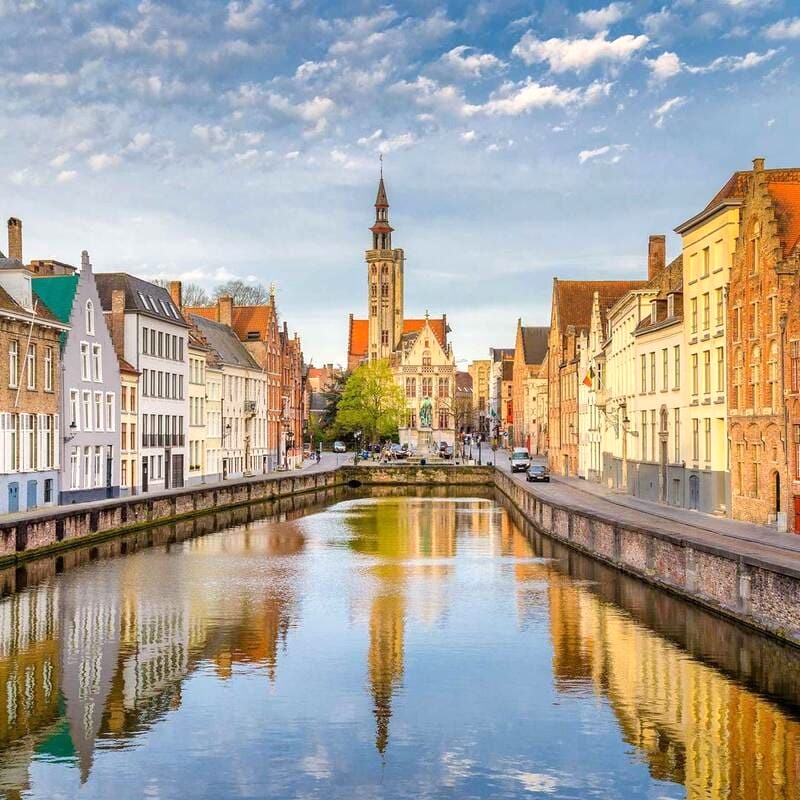 Bruges đẹp theo từng mùa, thu hút du khách quanh năm.