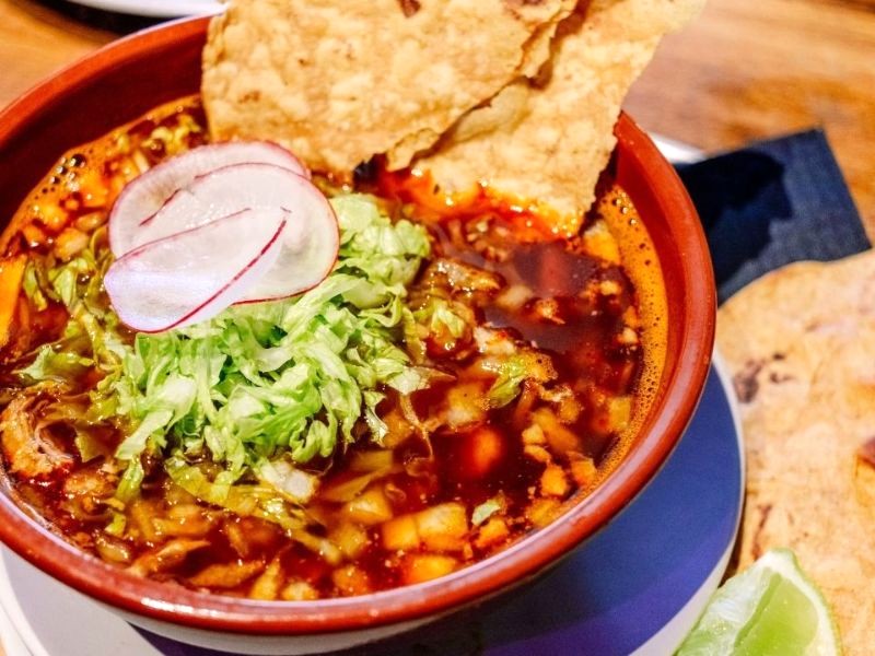 Pozole: Súp bổ dưỡng, ngon miệng.