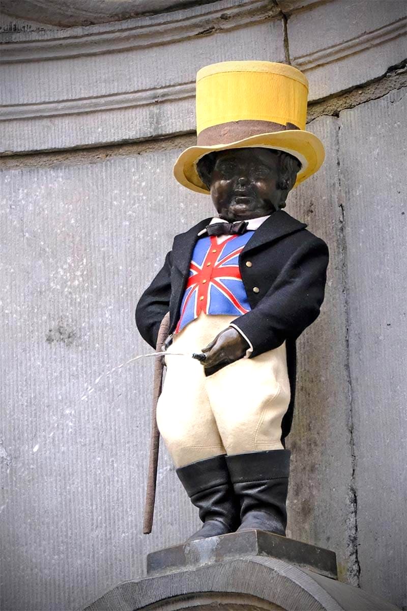 Các tổng thống quốc tế tặng trang phục cho Manneken Pis.