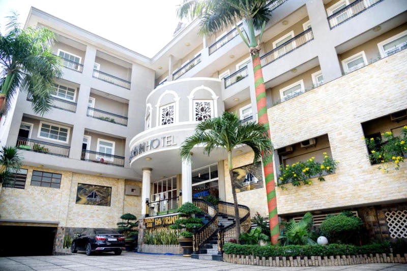 Ha Trinh Hotel: Giá rẻ, tiện nghi, lý tưởng cho du khách khám phá.