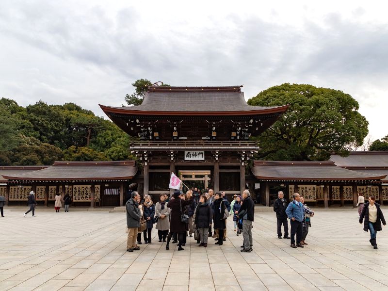 Đền Meiji Jingu mở cửa theo giờ mặt trời mọc và lặn. (Ảnh: Bruno Coelho)