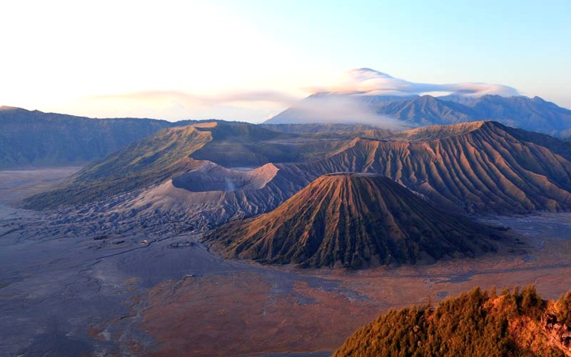 Bromo: Hùng vĩ, tráng lệ.