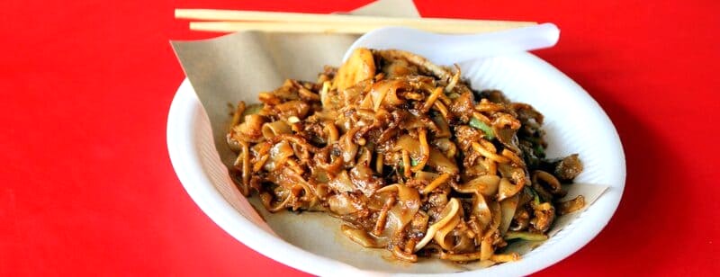 Char Kway Teow của người Hồi giáo ở Singapore và Malaysia thường không dùng mỡ lợn và thịt lợn vì lý do tôn giáo.