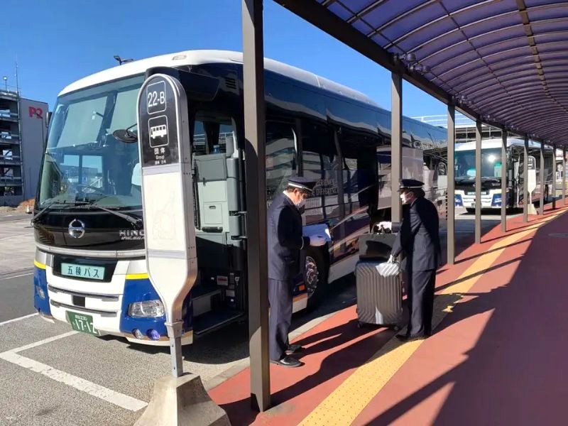 Xe buýt Osaka - Karuizawa mất 11-12 tiếng. (Ảnh: Traveloka)