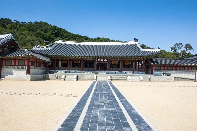 Cung điện Hwaseong Haenggung, dinh cơ lộng lẫy của vua Jeongjo.