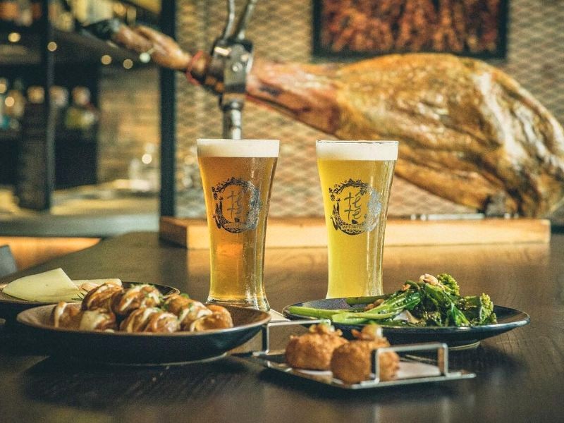 Octo Tapas Restobar: Quán nhậu sang chảnh được yêu thích tại Sài Gòn.