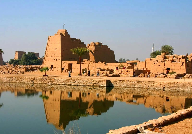 Đền Karnak, quần thể đền thờ lớn nhất Ai Cập, gần Luxor.