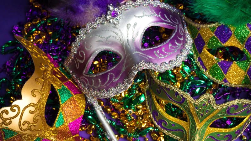 Hóa trang là một trong những điều hấp dẫn nhất tại lễ hội Mardi Gras.