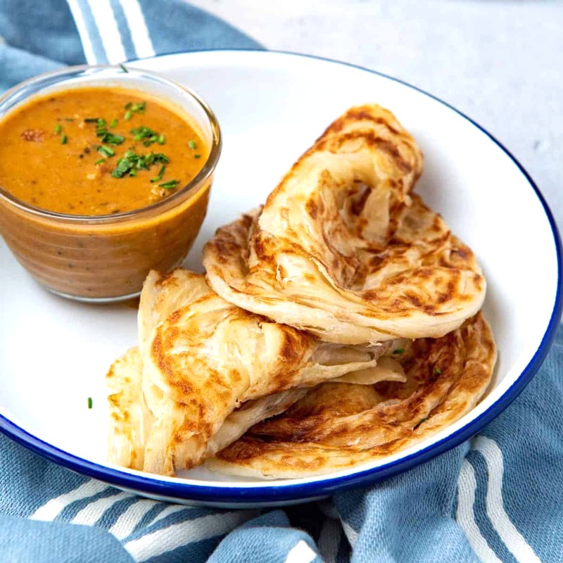 Roti Canai chấm cà ri, món ngon khó cưỡng!