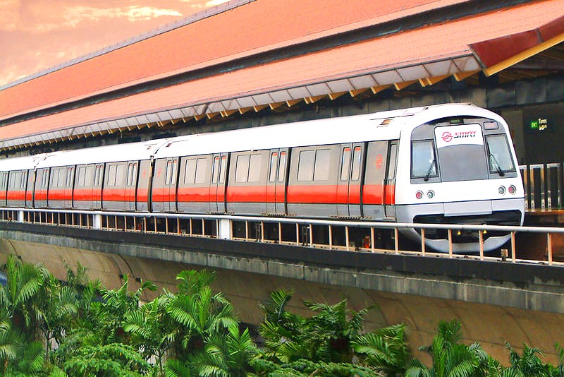 MRT Singapore có quy định riêng, hãy tìm hiểu trước khi đi.