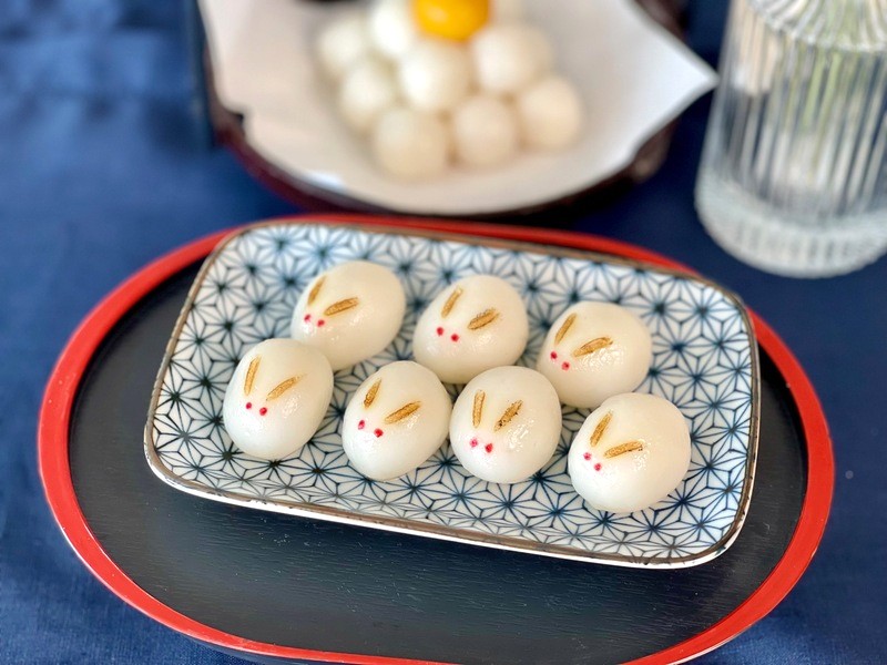 Bánh mochi thỏ ngộ nghĩnh, món ngon lễ trăng tròn.