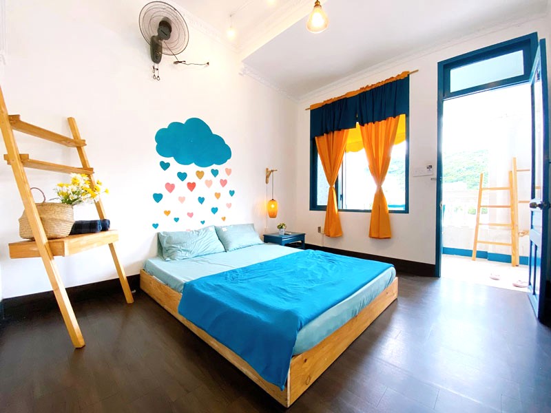 Cỏ Mây Homestay: Phòng rẻ, thoáng, gần biển.