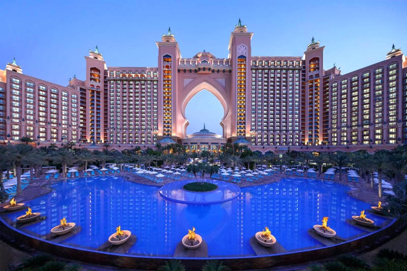 Khách sạn Atlantis Dubai là điểm nhấn của Palm Jumeirah.