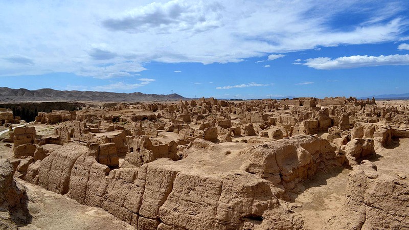 Phế tích Giao Hà, thành phố đổ nát cách thành phố Turpan 10km về phía tây, nằm trong Khu tự trị Duy Ngô Nhĩ Tân Cương.