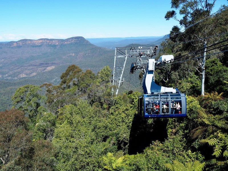 Scenic World ở Katoomba đưa du khách lên đỉnh dãy Blue Mountains trên tàu chở khách dốc nhất thế giới.