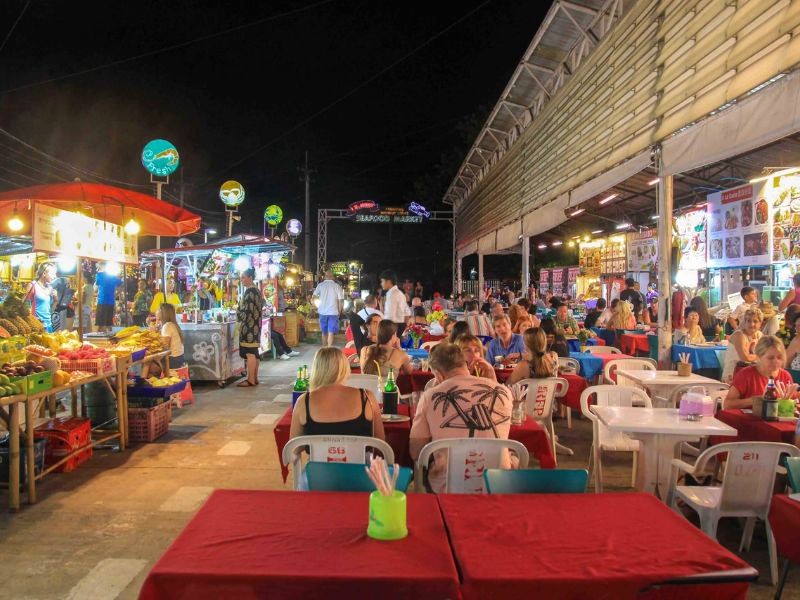 Chợ đêm Koh Samet: Ẩm thực hấp dẫn! (Ảnh: PlaceofJuma)