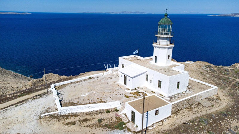 Hải đăng Armenistis,  biển Aegean bao la.