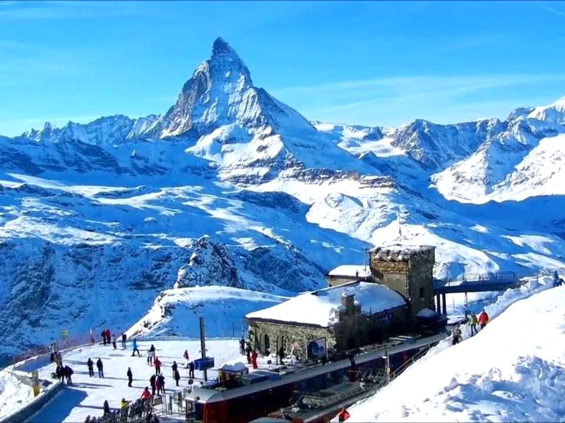 Zermatt: thiên đường leo núi và trượt tuyết. (60 ký tự)