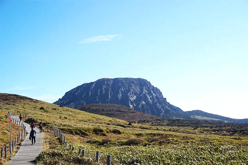 Đường mòn Yeongsil: Đường trekking ngắn nhất.