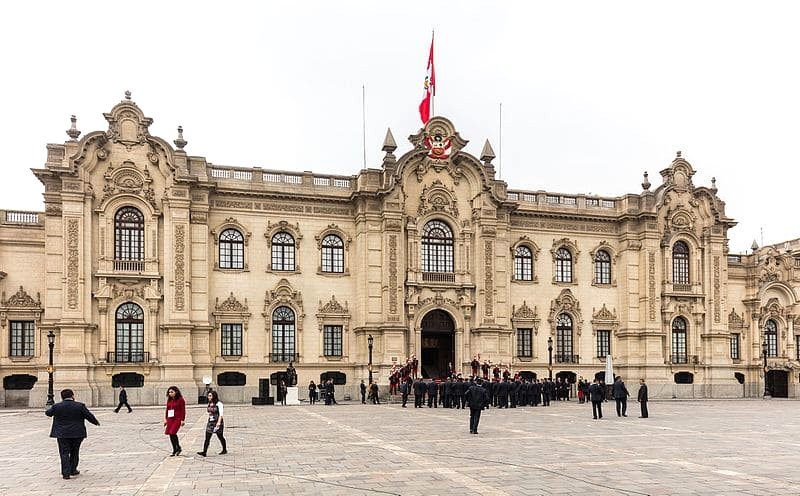 Cung điện Gobierno nguy nga với kiến trúc Baroque cổ điển, toát lên vẻ thanh lịch và sang trọng.