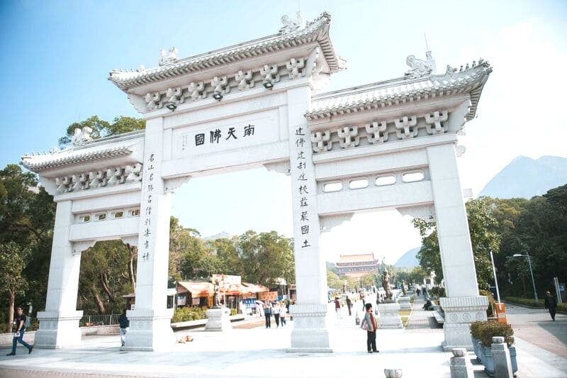 Quảng trường Ngong Ping, nơi giao thoa văn hóa bản địa Đại Nhĩ Sơn.