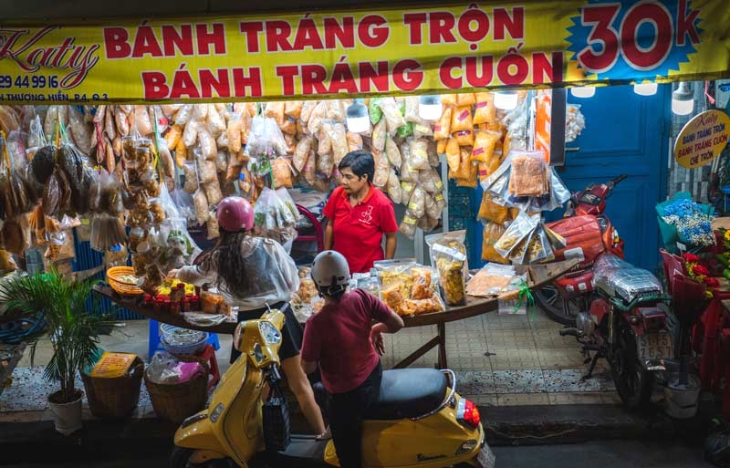 Bánh tráng trộn: Hương vị Sài Gòn.