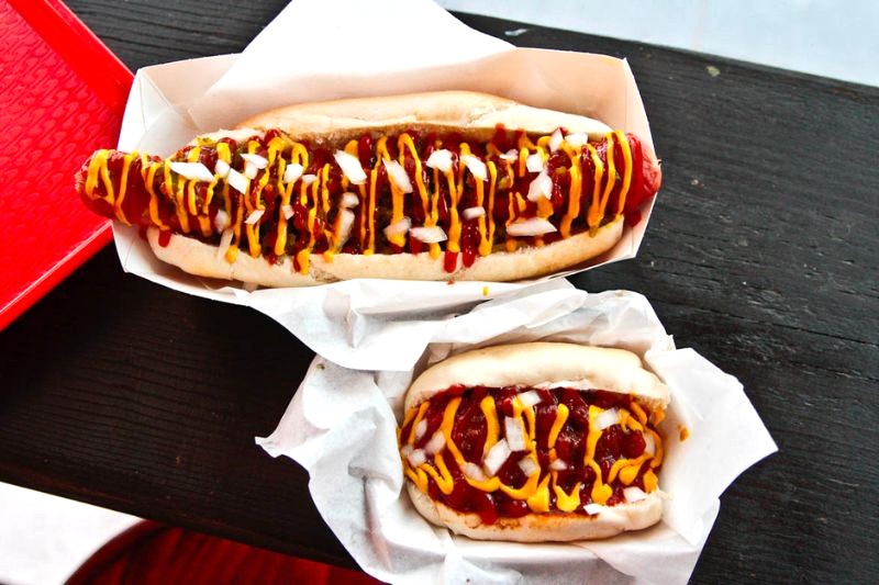 Bánh Massive Wieners, đặc sản Melbourne.