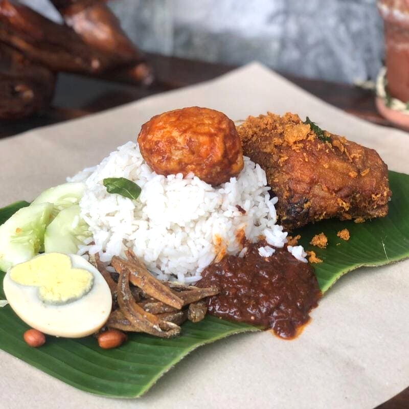 Nasi Lemak gia truyền hấp dẫn tại Tanglin.