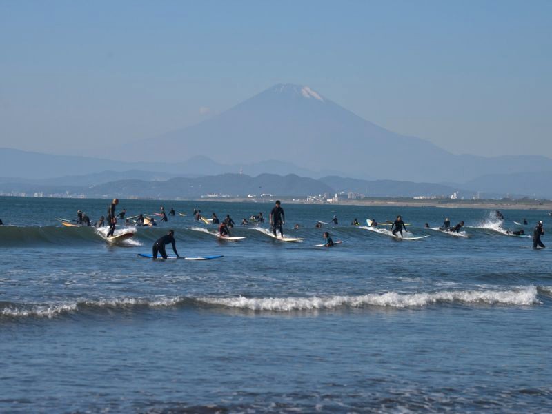 Lướt sóng Enoshima & Shonan (ảnh: Yokota Air Base).