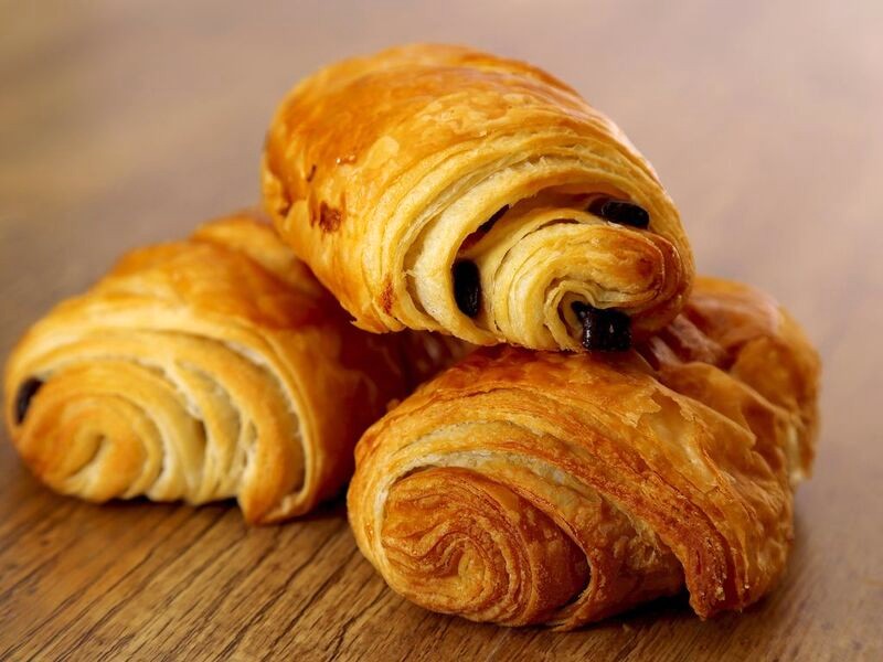 Pain au Chocolat, bánh sừng bò sô cô la ra đời từ thế kỷ 19.