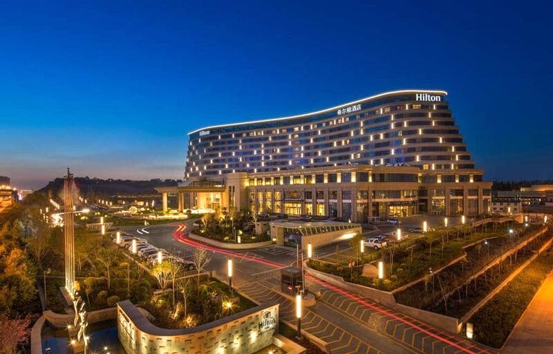 Hilton Urumqi: Khách sạn 5 sao sang trọng hàng đầu thành phố.