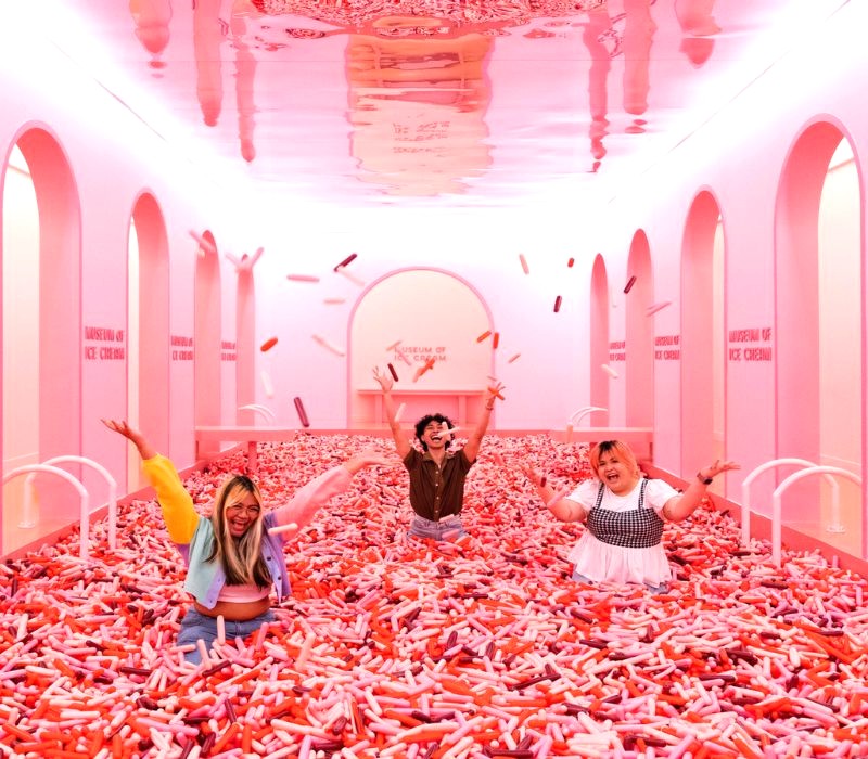 Bảo tàng kem Singapore rực hồng, thật bắt mắt! (Ảnh: Museum of Ice Cream Singapore)