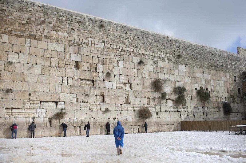 Bức tường Than Khóc, hay còn gọi là Kotel, là một trong những địa điểm thiêng liêng nhất đối với người Do Thái.