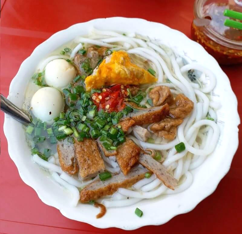 Đến Phan Thiết, nhất định phải thử món bánh canh chả cá!