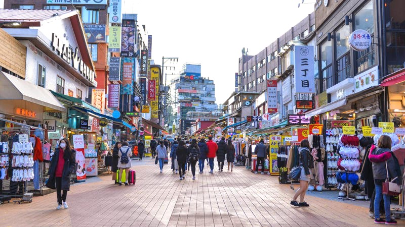 Hongdae: Khu phố năng động, nghệ thuật, phóng khoáng.