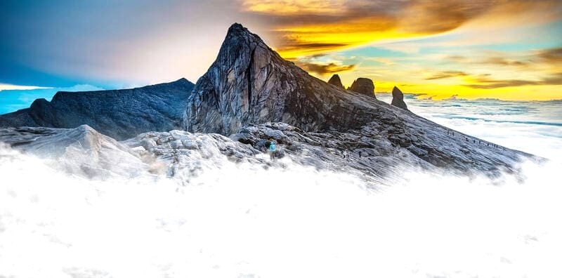 Núi Kinabalu, tọa lạc tại Vườn quốc gia Kinabalu, Kota Belud, Malaysia. (Ảnh: mountkinabalu)