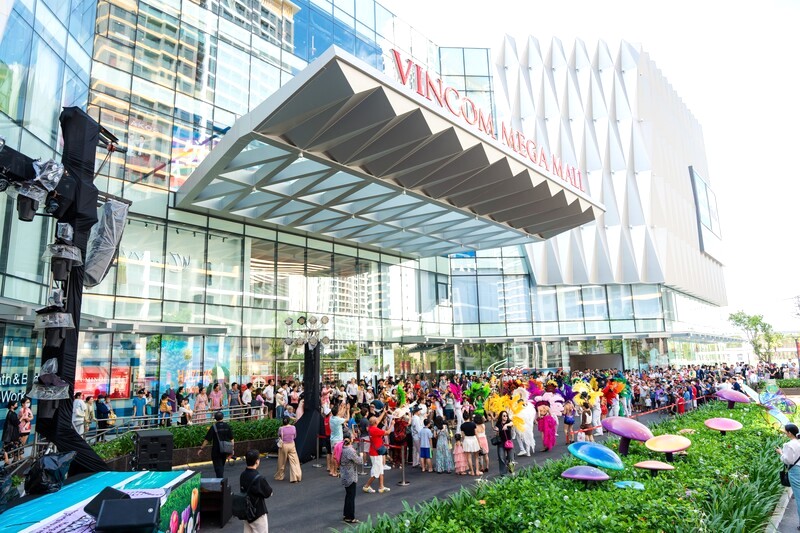 Vincom Mega Mall Grand Park, trung tâm thương mại sầm uất trong khu đô thị Vinhomes Grand Park. (97 kí tự)