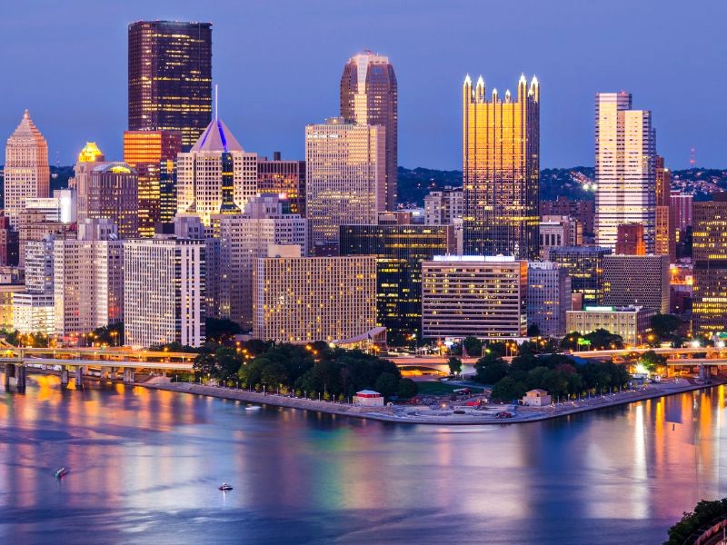 Pittsburgh hoàng hôn rực rỡ. (40 kí tự)