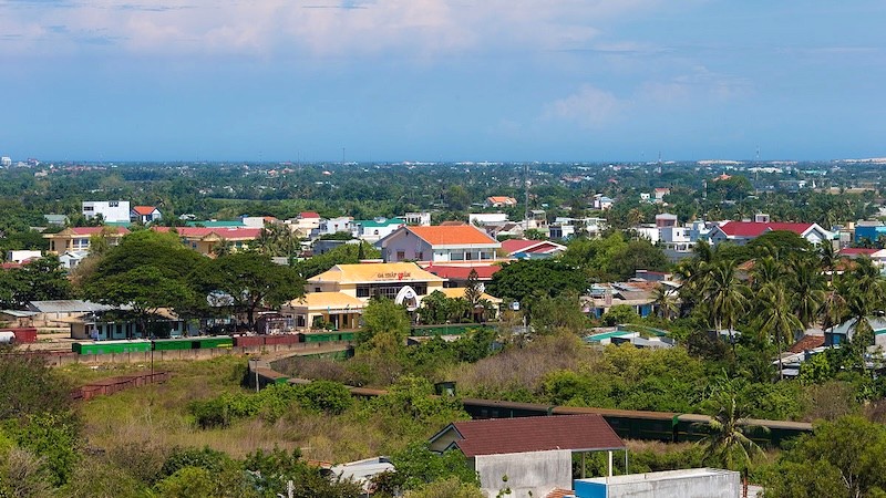 Ga Tháp Chàm, nằm ngay trung tâm thành phố, là một điểm dừng trên tuyến đường sắt Sài Gòn - Nha Trang, thuộc mạng lưới đường sắt Thống Nhất Bắc Nam.