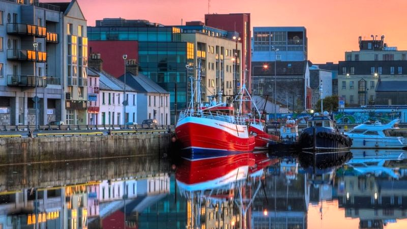 Galway, thành phố văn hóa và du lịch của tỉnh Connacht, Ireland. (Ảnh: thetourguy)