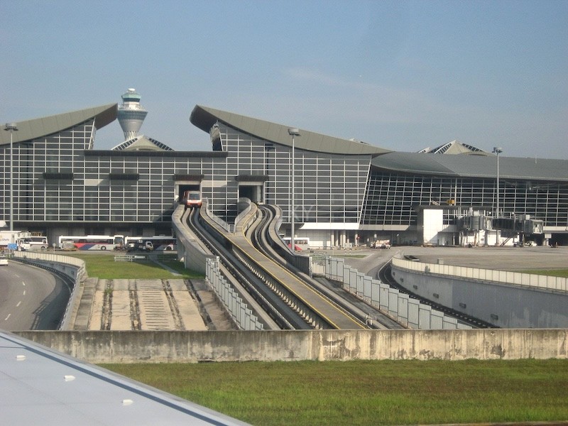 Sân bay Kuala Lumpur là một trong những cảng hàng không lớn nhất châu Á.