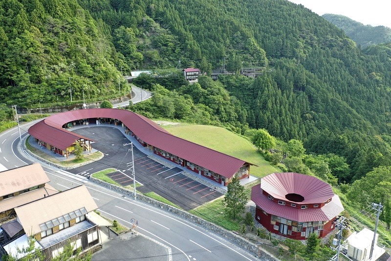 Trung tâm Không rác thải Thị trấn Kamikatsu, Tokushima, chính thức khai trương vào ngày 20/5/2020.