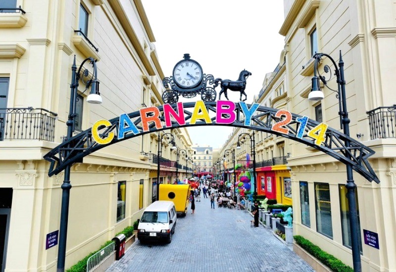 Cổng chính khu phố Carnaby.