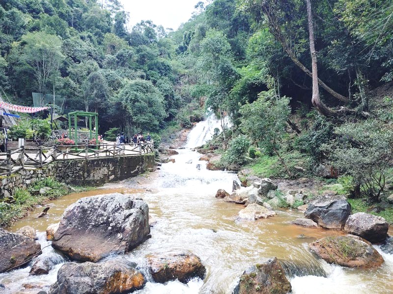 Suối đá Hòn Giao: điểm du lịch nổi tiếng Nha Trang.